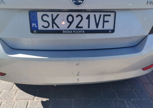 Skoda Fabia cena 27000 przebieg: 242800, rok produkcji 2019 z Katowice małe 154